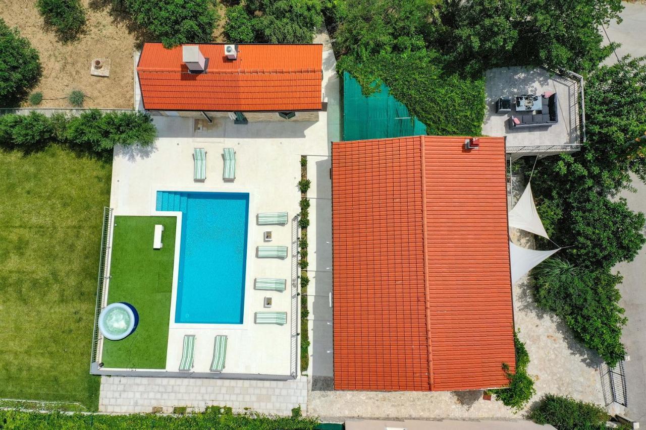 Home Away From Home With Outdoor Pool, Botanical Garden And A Beautiful Sea View Kaštela Exteriér fotografie