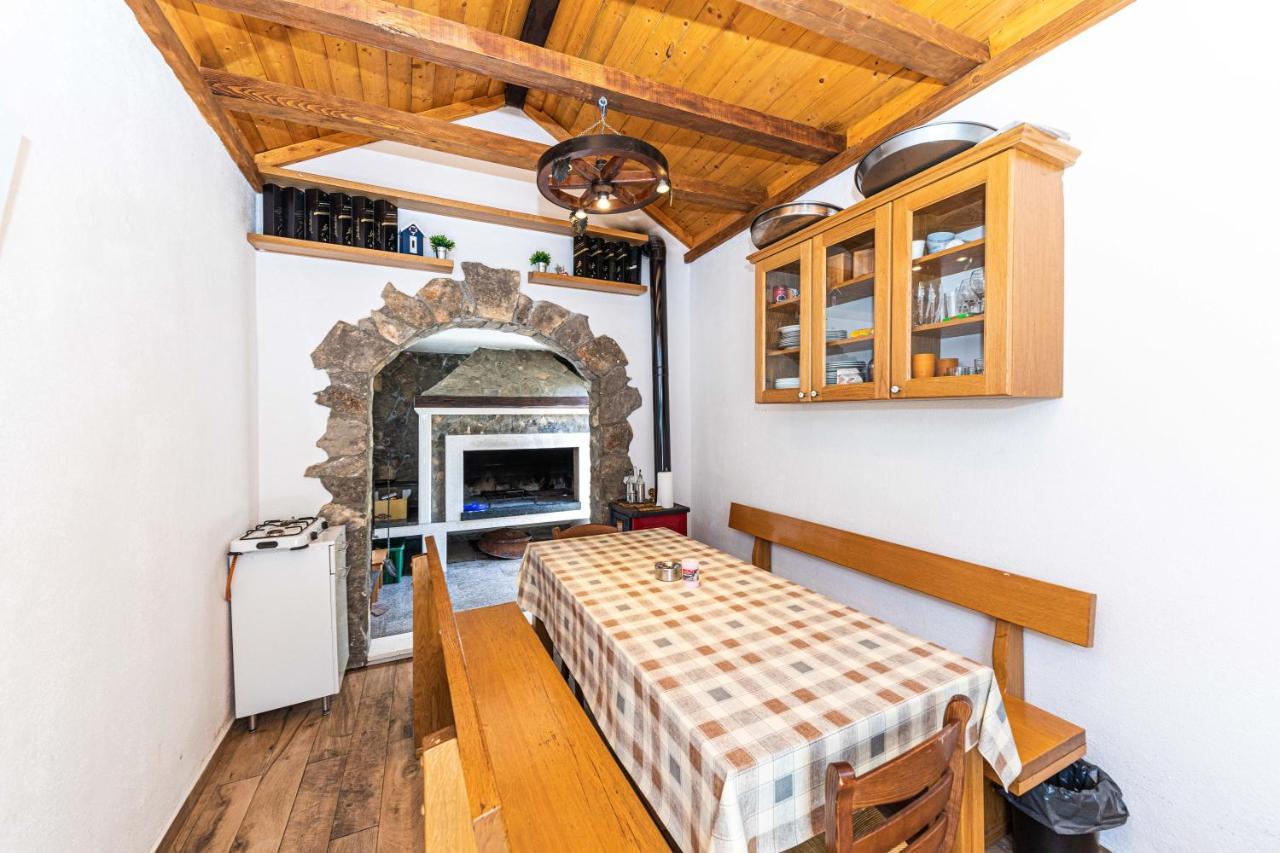 Home Away From Home With Outdoor Pool, Botanical Garden And A Beautiful Sea View Kaštela Exteriér fotografie