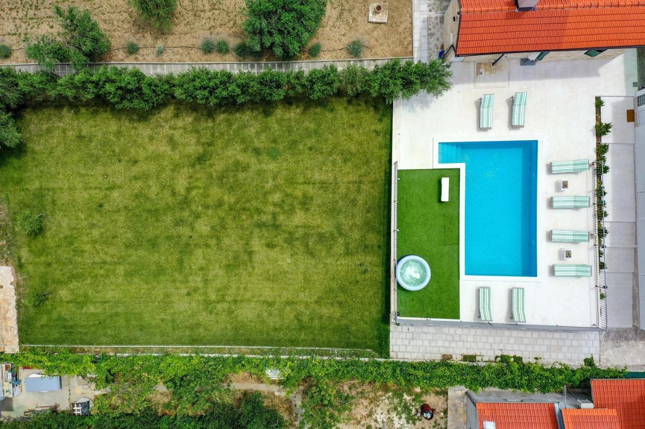 Home Away From Home With Outdoor Pool, Botanical Garden And A Beautiful Sea View Kaštela Exteriér fotografie