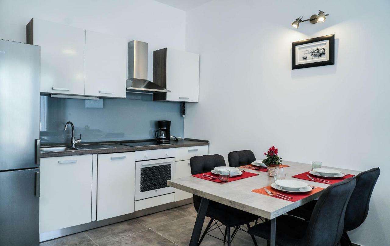 Home Away From Home With Outdoor Pool, Botanical Garden And A Beautiful Sea View Kaštela Exteriér fotografie