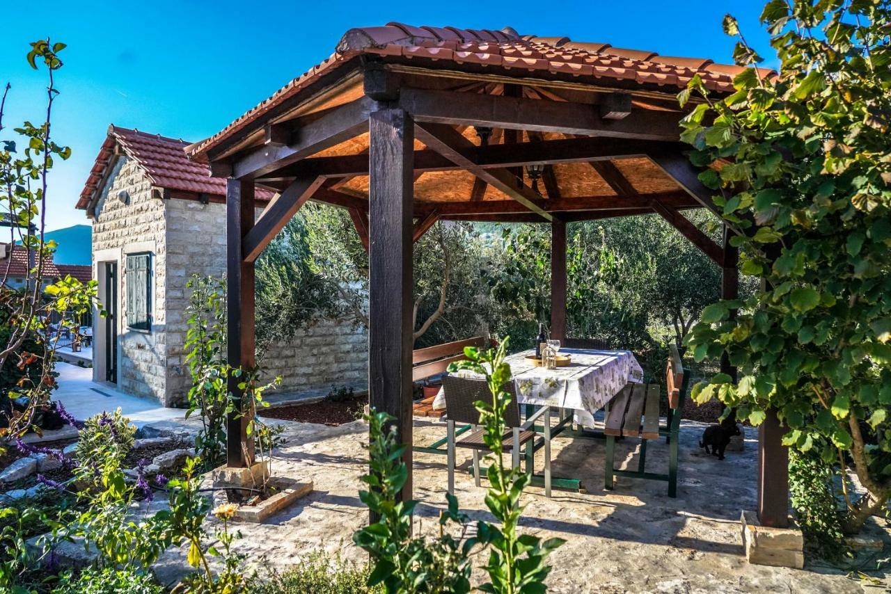 Home Away From Home With Outdoor Pool, Botanical Garden And A Beautiful Sea View Kaštela Exteriér fotografie