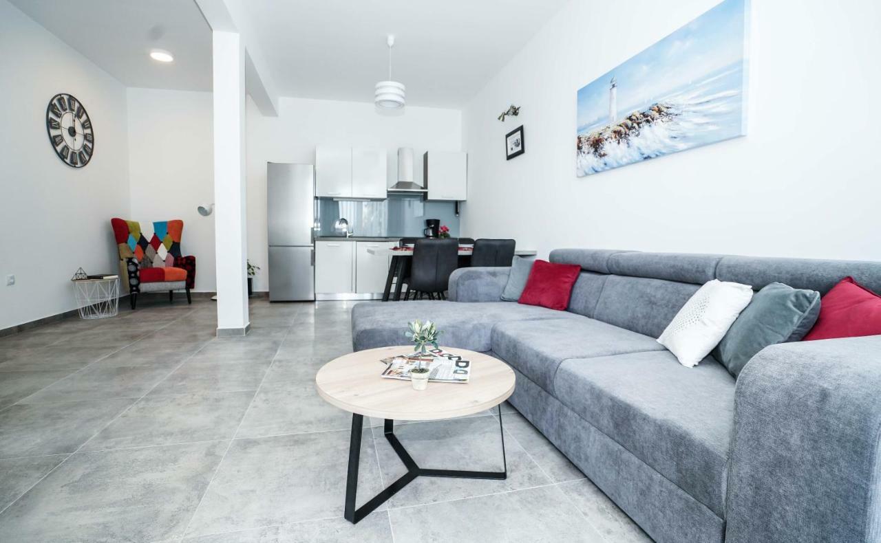Home Away From Home With Outdoor Pool, Botanical Garden And A Beautiful Sea View Kaštela Exteriér fotografie