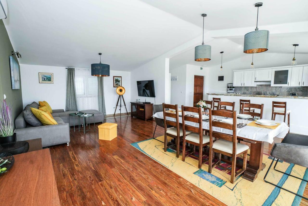 Home Away From Home With Outdoor Pool, Botanical Garden And A Beautiful Sea View Kaštela Exteriér fotografie