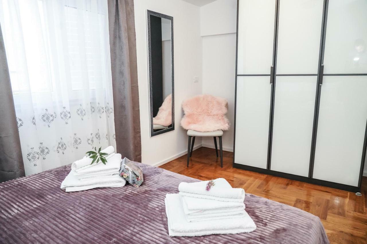 Home Away From Home With Outdoor Pool, Botanical Garden And A Beautiful Sea View Kaštela Exteriér fotografie